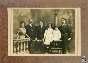 group-picture-frame